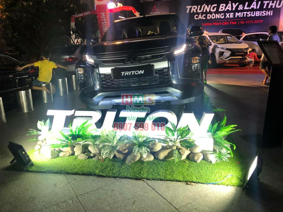 Trưng bày và láy thử xe mitsubishi