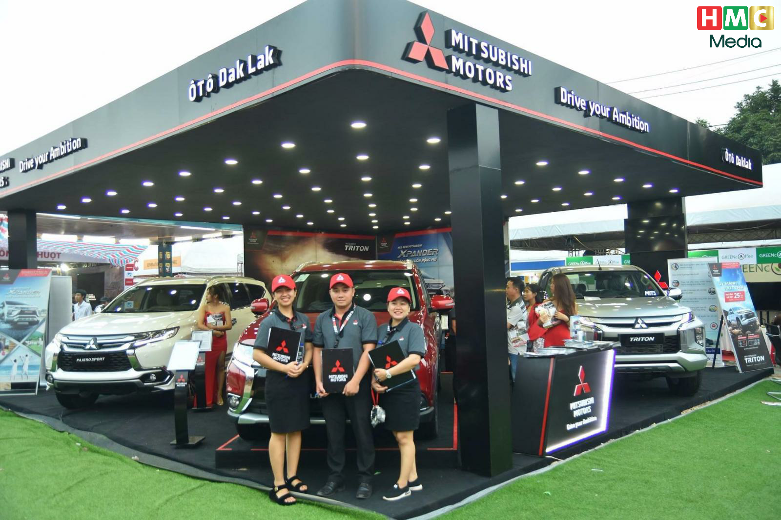 Chuỗi sự kiện trưng bày và lái thử xe Mitsubishi