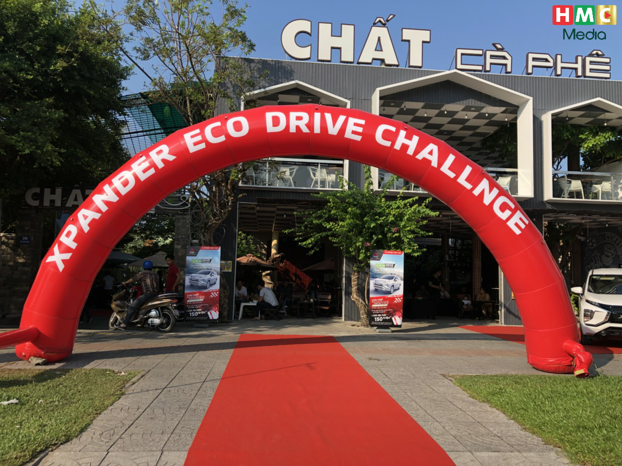 Chuỗi sự kiện trưng bày và lái thử xe Mitsubishi