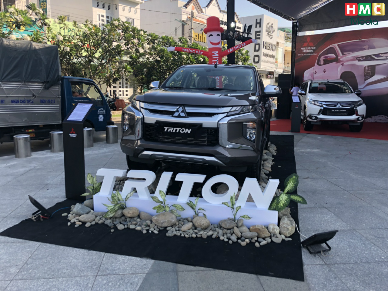 Chuỗi sự kiện trưng bày và lái thử xe Mitsubishi